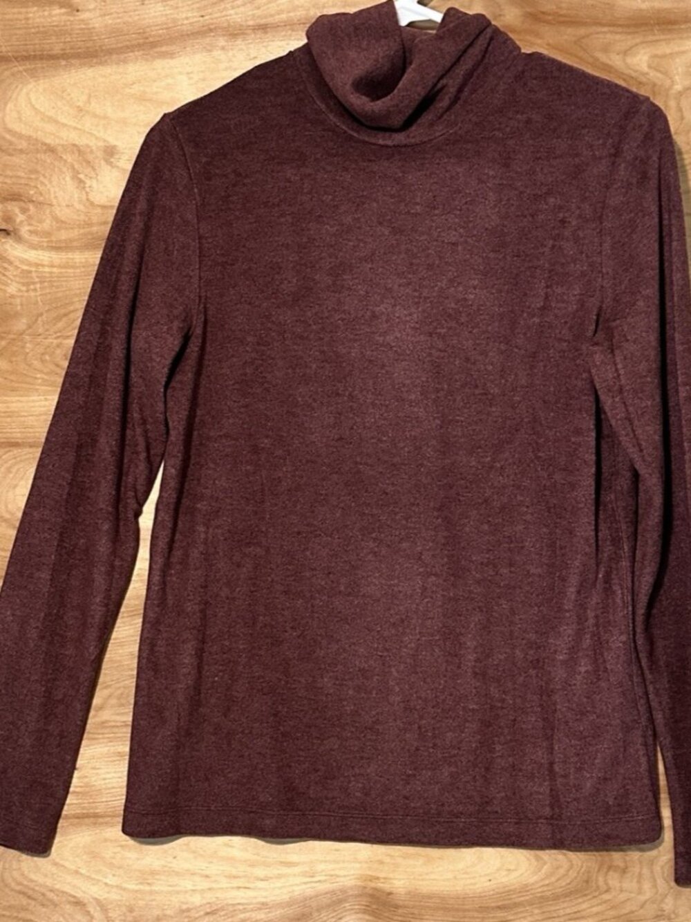 UNIQLO Medium HEATTECH Burgundy Turtleneck Long Sleeve Stretch Pullover Top